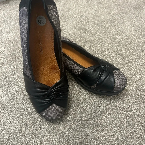 Bernie Mev size 9.5 shoes in excellent condition - Picture 8 of 8